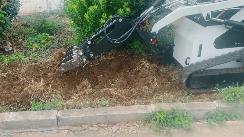 Опора для уборки земли и утрамбовки поверхности